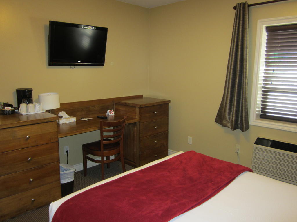 Reynolds Hotel Lillooet Zewnętrze zdjęcie